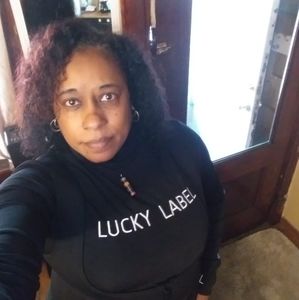 Meet your Posher, Deresa